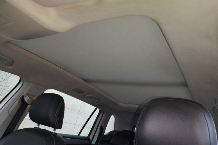 Used Volkswagen Tiguan L 2019 Revised 330TSI Automatic Two-Wheel Drive Smart & Luxury Edition China VI Standard Headliner