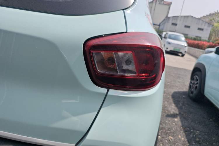 Used Dongfeng NAMMI BOX 2022 Chasing Wind Edition 331 km Standard Model Right Rear Taillight