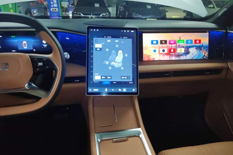 Used Geely Galaxy L7 2025 EM-i 115km Exploration+ Edition