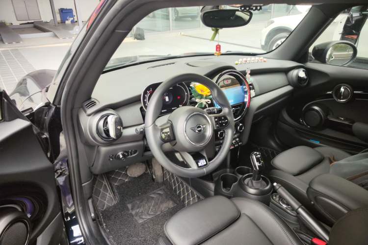 Used MINI 2023 1.5T COOPER Midnight Escape Special Edition
