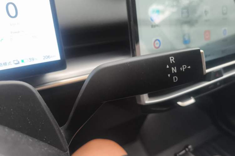 Used Venucia VX6 2025 Large Flat-Layout 520 Pro