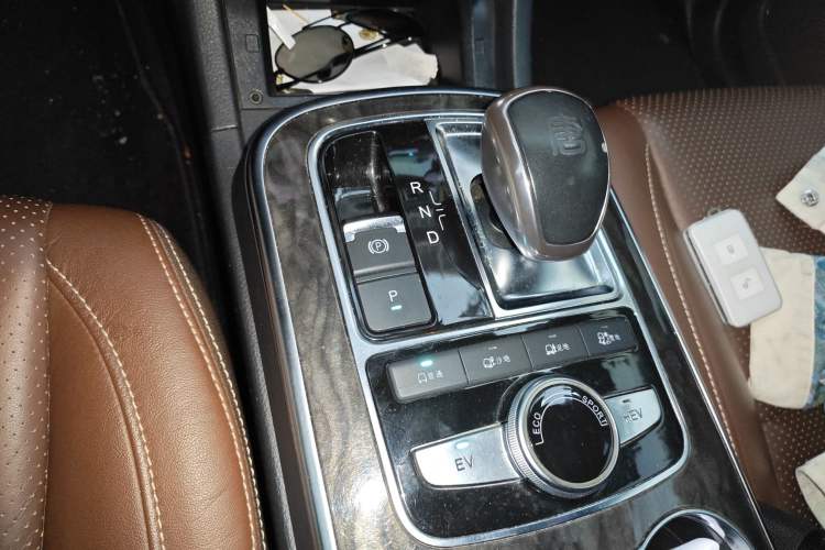 Used BYD Tang New Energy 2015 2.0T Four-Wheel-Drive Flagship Model Gear Lever