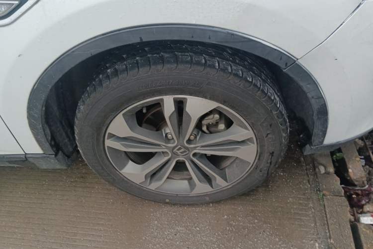 Used Luxgen U6 SUV 2015 1.8T Fashion Edition Right Front Wheel Hub