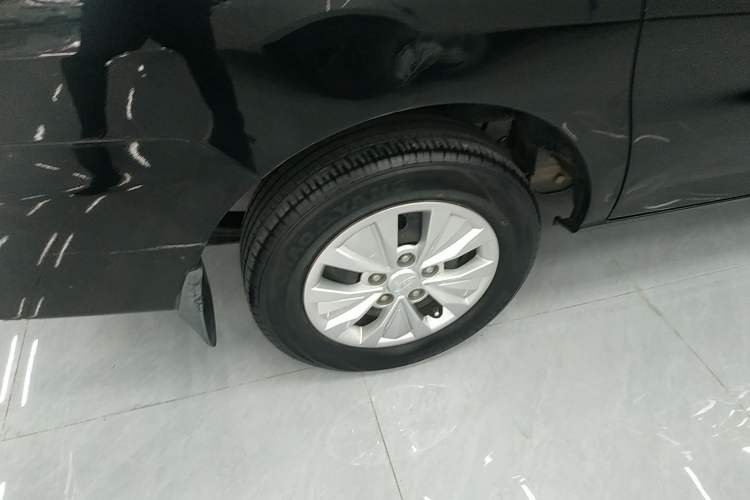 Used JAC Refine M3 2019 Creator Edition 1.8L Luxury Model Exterior 8