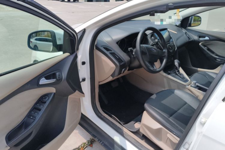 Used Ford Focus 2015 Sedan 1.6L Automatic Comfort Model Driver Seat