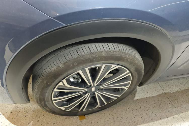 Used Geely Galaxy Galaxy Xingjian 7 EM-i 2025 120km Flagship Edition
