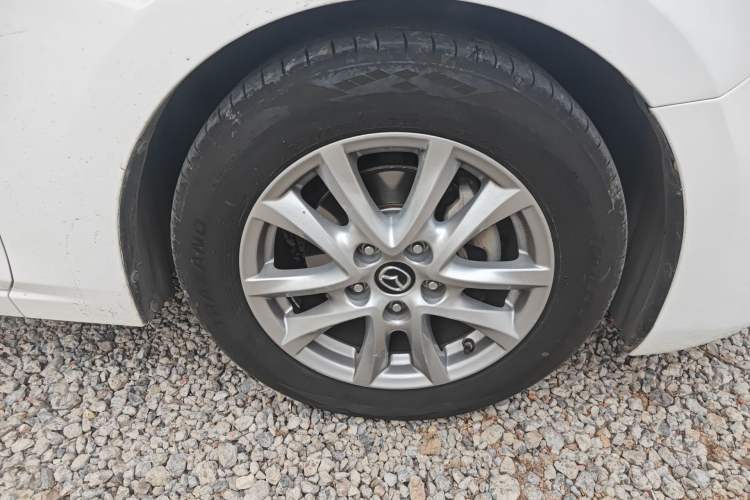 Used Mazda 3 Axela 2017 Sedan 1.5L Manual Comfort Model Emission Standard China V Right Front Wheel Hub