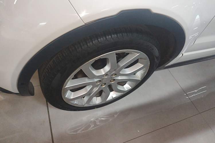 Used Land Rover Range Evoque 2014 2.0T 5-Door Ignite Edition Left Front Wheel Hub