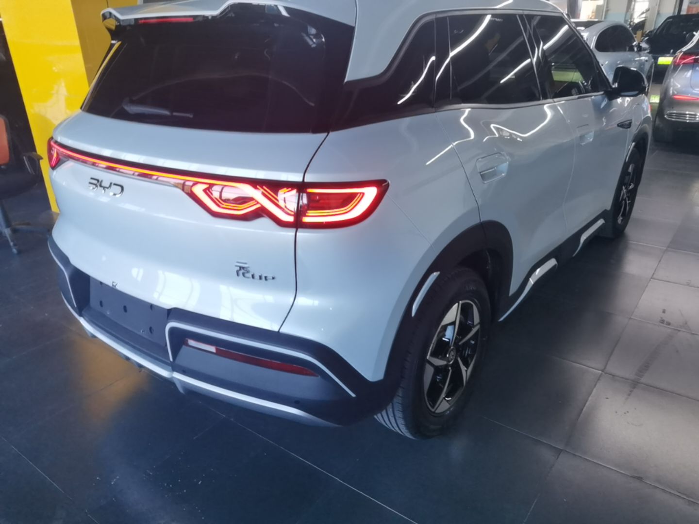 BYD Yuan UP 2024 401KM Leading Edition — снимка 9