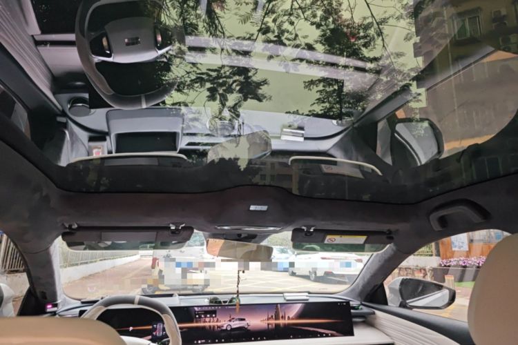 Used Geely Galaxy E8 2024 665 km Range Rear-Drive Starship Long-Range Version
