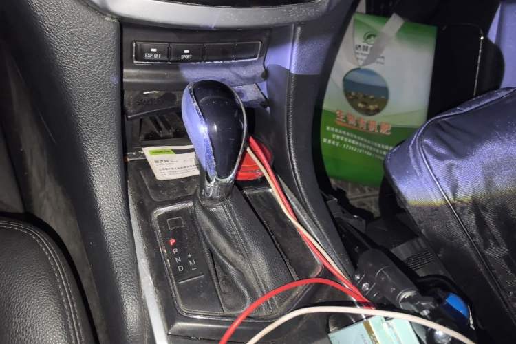 Used JMC Yusheng S350 2013 2.4T Automatic 2WD Diesel Luxury Edition 5 Seats Gear Lever