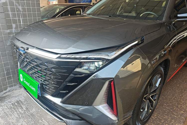 Used CHANGAN OSHAN Z6 2023 Blue Whale 1.5T DCT Smart-Led City Edition