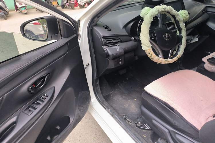 Used Toyota Vios 2022 1.5L 20th Anniversary Edition Driver Seat