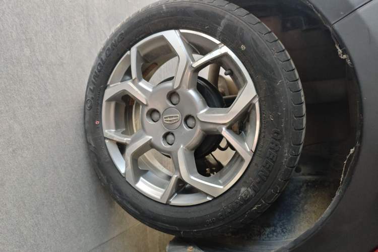 Used Geely Auto Vision X1 2017 1.3L Manual Frenzy Edition
