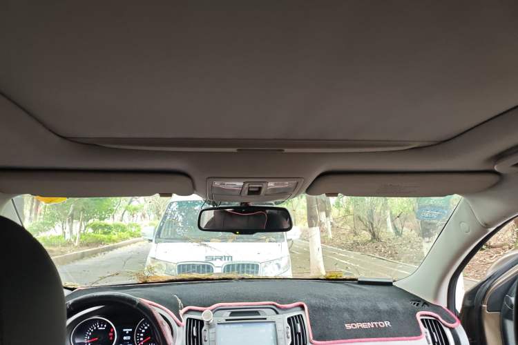 Used Kia Sportage R 2015 2.0L Automatic Two-Wheel Drive DLX Model
