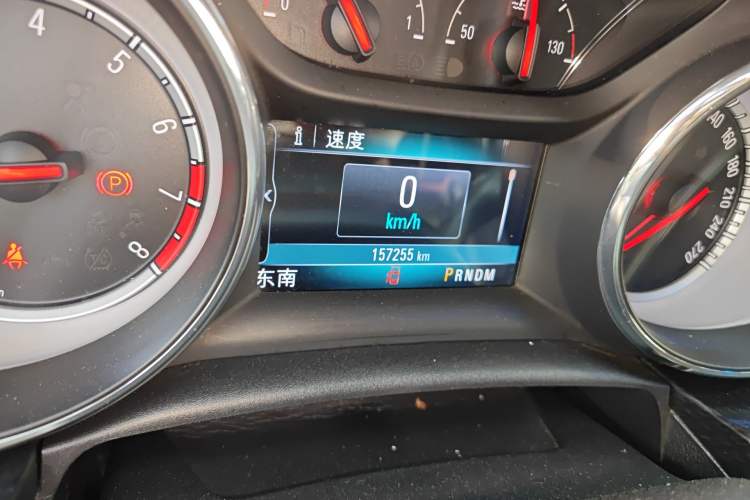 Used Buick Verano 2018 Hatchback GS 20T Dual-Clutch Luxury Model Odometer Close Up