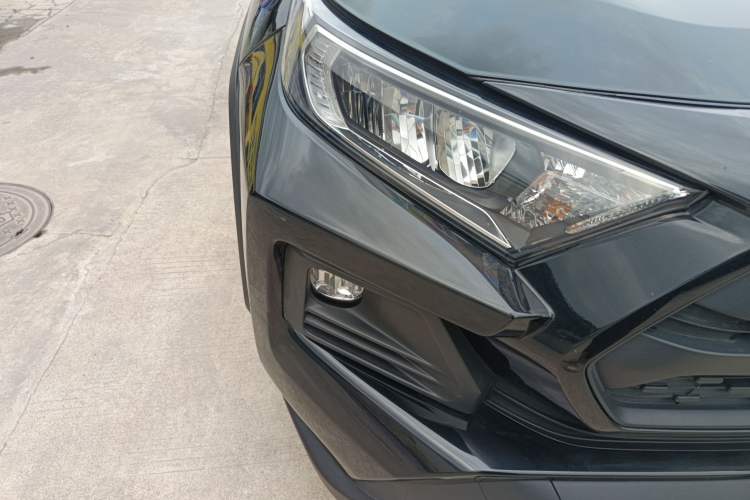 Used Toyota RAV4 2023 2.0L CVT 4x4 Adventure Edition Right Front Headlight