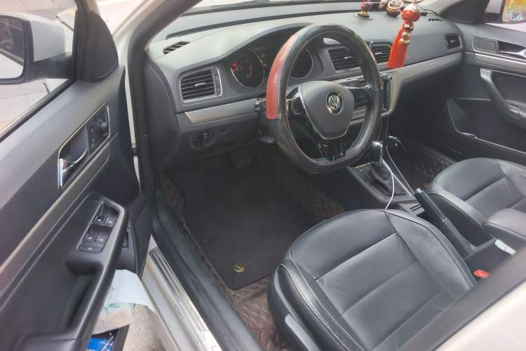 Used Volkswagen Lavida 2015 1.6L Automatic Comfort Edition Driver Seat