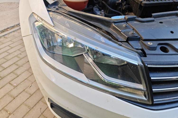 Used Volkswagen Santana 2017 Haval H9 1.6L Manual Comfort Edition
