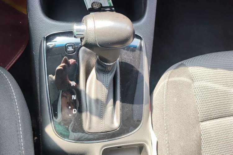 Used Kia K3 2016 1.6L Automatic GL Gear Lever