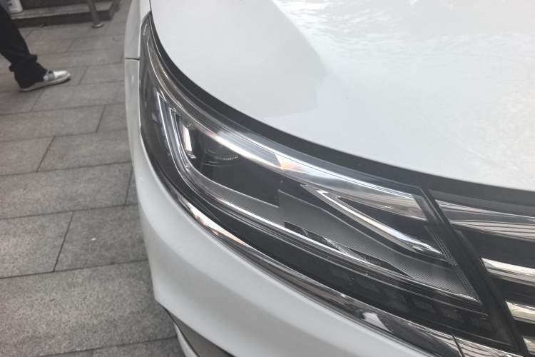 Used Roewe i6 New Energy 2017 45T Hybrid Connective Smart Luxury Edition
