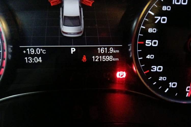 Used Audi A6L 2018 30th Anniversary Edition 45 TFSI quattro Sport model Odometer Close Up