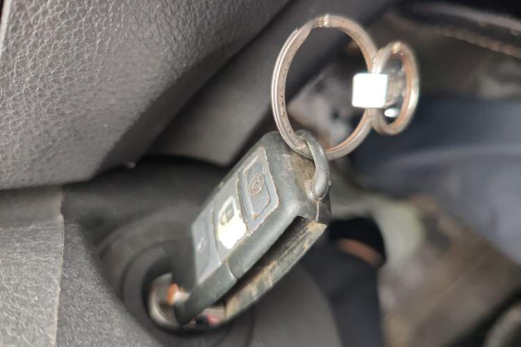 Used FORTHING Joyear X5 2013 1.6L Manual Luxury Model China IV Standard
