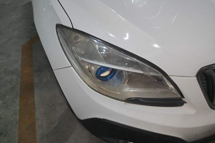 Used Buick Encore 2014 1.4T Automatic Two-Wheel Drive Urban Elite Model Right Front Headlight