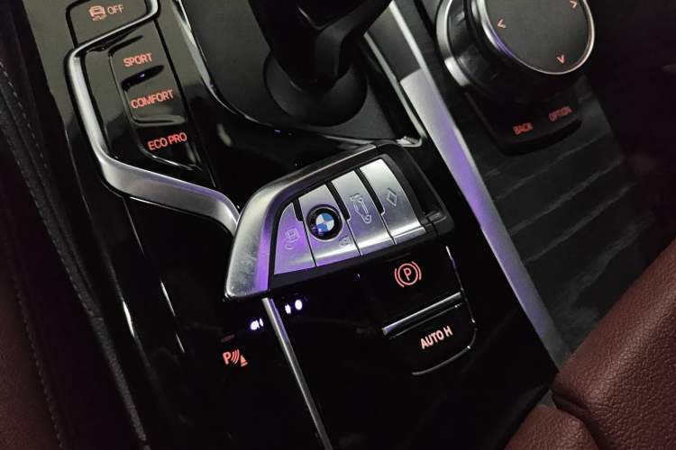 Used BMW 5 Series 2022 Second Facelift 530Li Leading Edition M Sport Package
