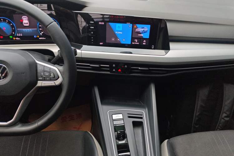 Used Volkswagen Golf 2021 280TSI DSG Pro First Edition Audio And AC Panel