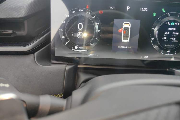 Used Lynk & Co 03 2023 2.0TD DCT JingPro Odometer Close Up