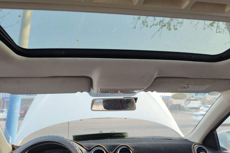 Used Volkswagen Jetta 2015 1.6L Manual Comfort Model Headliner