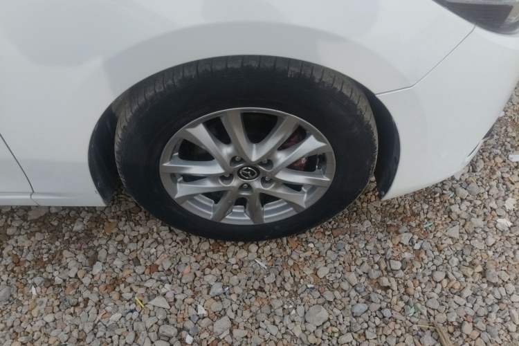 Used Mazda 3 Axela 2017 Sedan 1.5L Automatic Luxury Model Emission Standard China V Right Front Wheel Hub