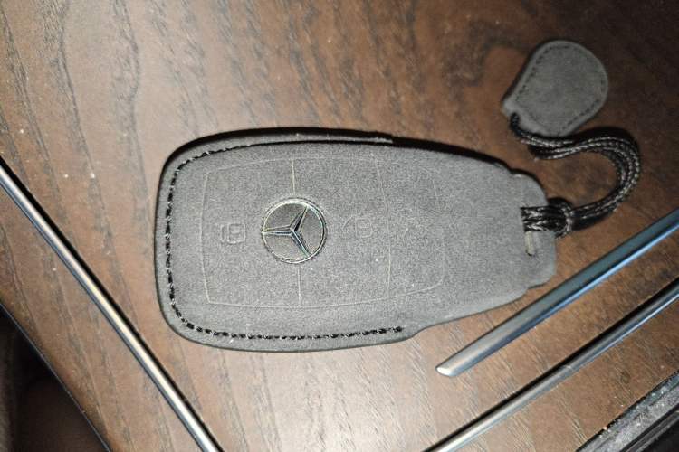 Used Mercedes-Benz GLC 2022 Facelift GLC 260 L 4MATIC Luxury Edition Vehicle Key