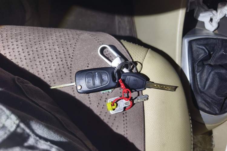 Used Hyundai Verna (older generation) 2010 Sedan 1.4L Manual Comfort GS Vehicle Key