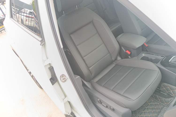 Used Volkswagen T-ROC 2022 280TSI DSG Two-Wheel Drive Elite PLUS
