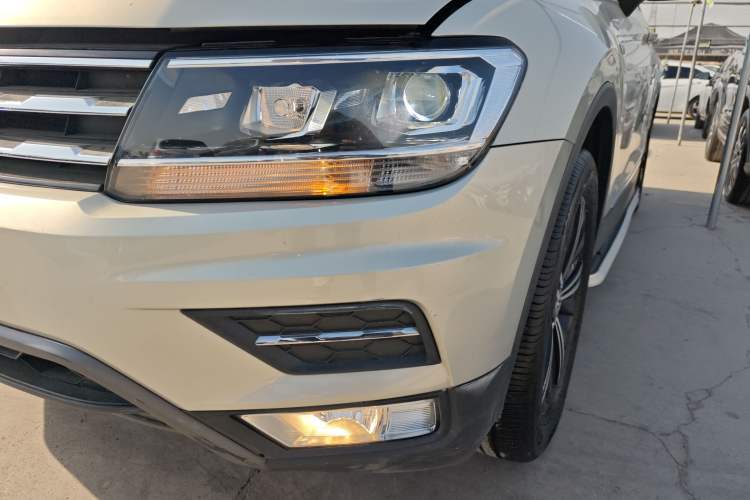 Used Volkswagen Tiguan L 2019 Revised Version 280TSI Automatic Two-Wheel Drive Panoramic Comfort Edition China VI Standard