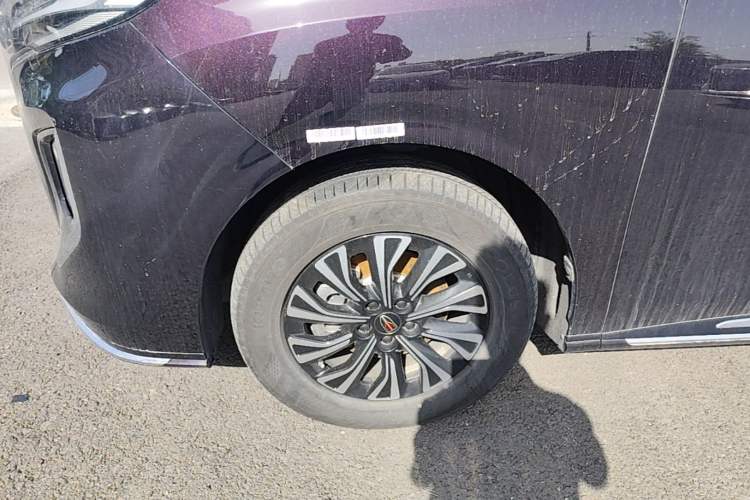 Used Hongqi HQ9 PHEV 2024 2.0T Four-Wheel Drive Business Edition Left Front Wheel Hub