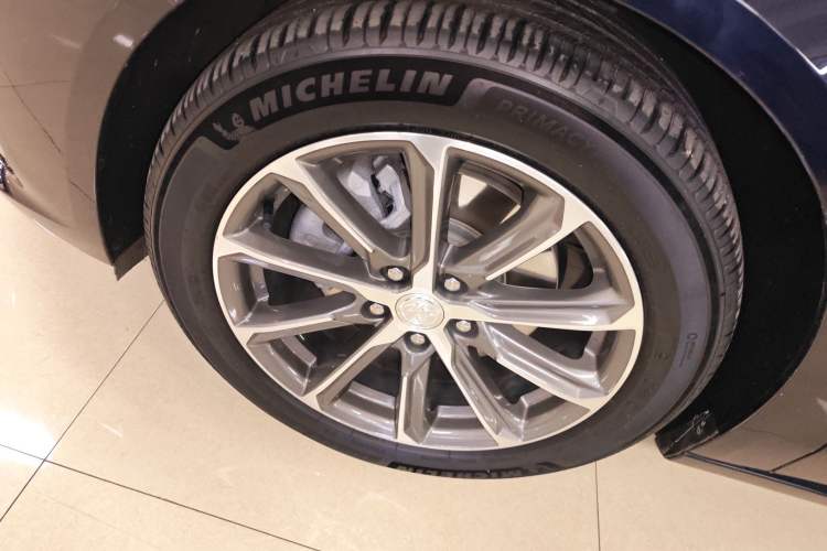 Used Buick LaCrosse 2021 652T Luxury Model Left Front Wheel Hub