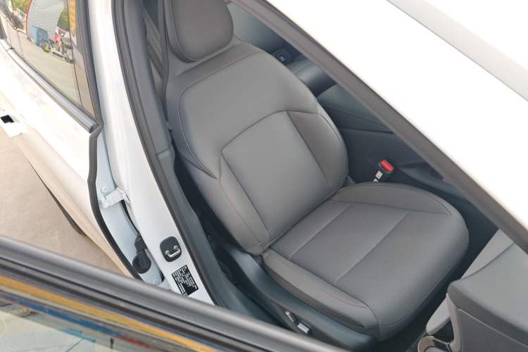 Used Hongqi EH7 2025 600 Smart Selection Edition
