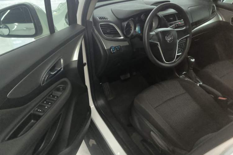 Used Buick Encore 2015 1.4T Automatic Two-Wheel Drive Urban Elite Version
