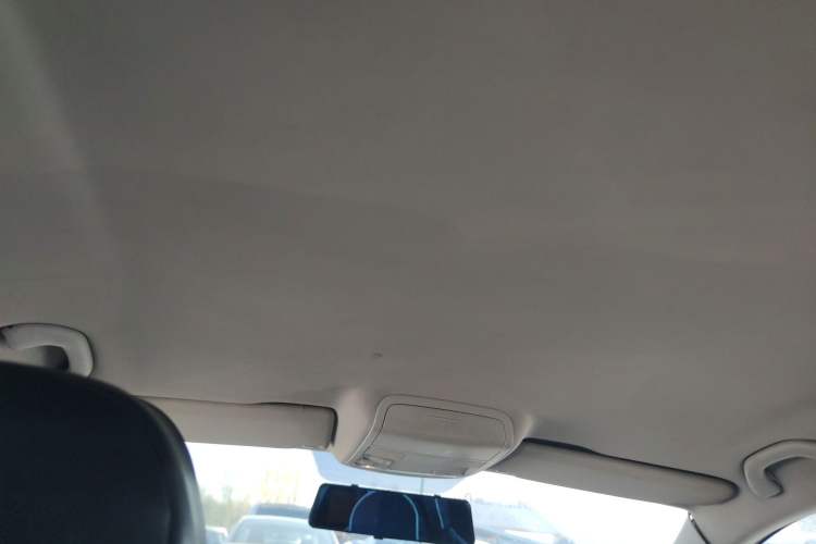 Used Volkswagen Sagitar 2012 1.6L Automatic Fashion Edition Headliner