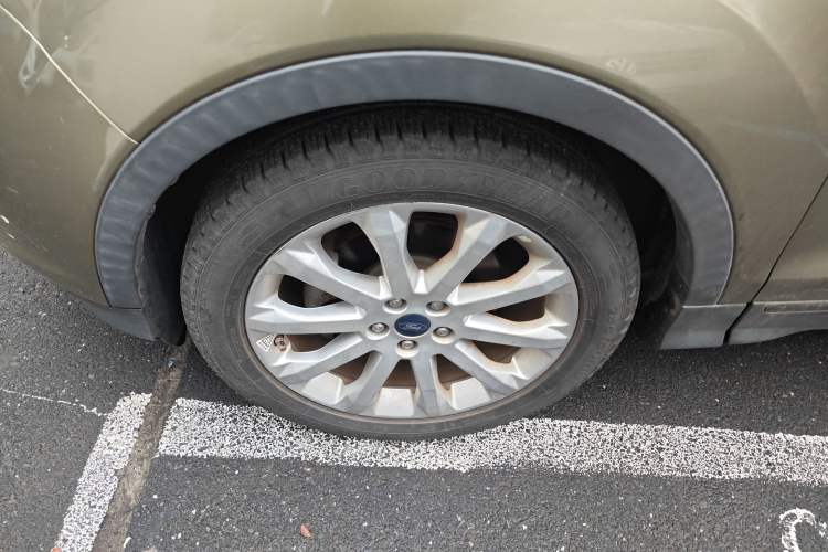 Used Ford Kuga 2015 1.5L GTDi Two-Wheel Drive Fashion Edition Exterior 4