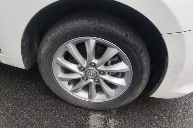 Used CHANGAN Alsvin V7 2015 1.6L Manual Enjoyment Model China IV Standard Right Front Wheel Hub
