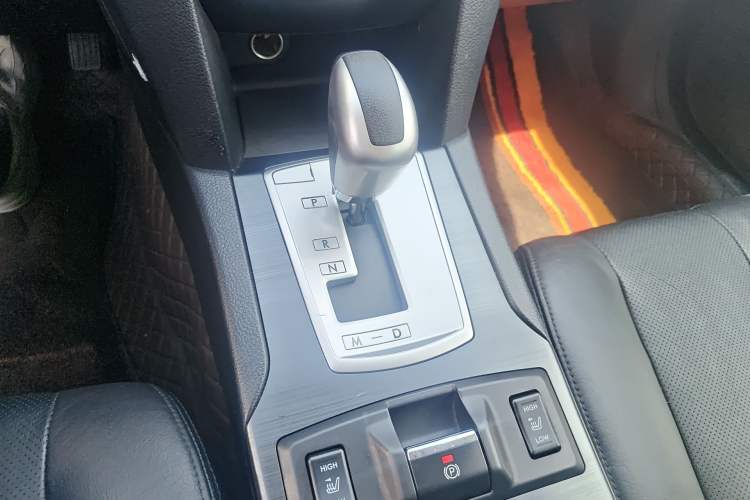 Used Subaru Outback 2013 2.5i Luxury Edition Gear Lever