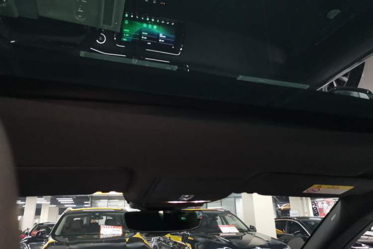 Used Land Rover Range Rover Evoque 2021 Range Rover Velar 249 PS R-Dynamic S Performance Edition