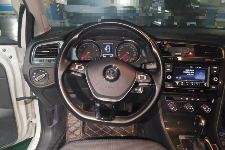 Used Volkswagen Golf 2018 230TSI Automatic Comfort Model
