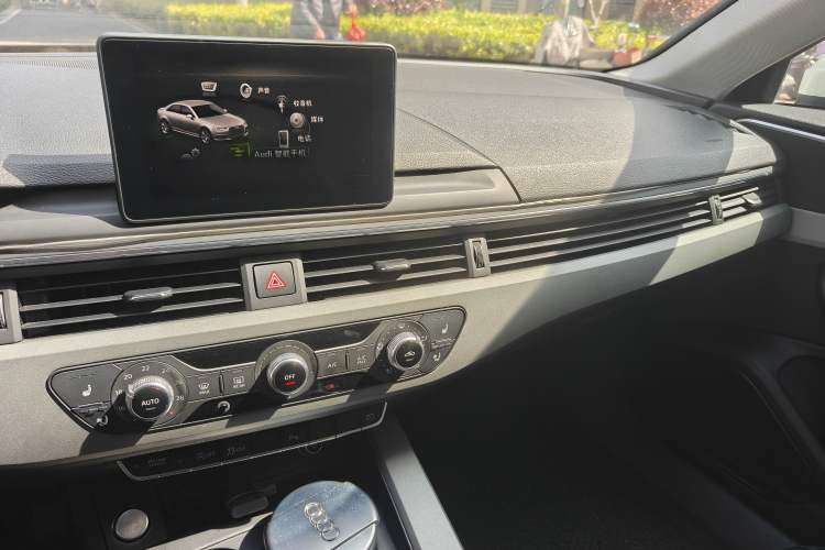 Used Audi A4L 2018 30th Anniversary Edition 40 TFSI Trendy Model
