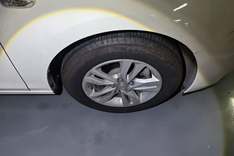 Used Chevrolet Cavalier 2016 1.5L Automatic Xinyue Edition Right Front Wheel Hub