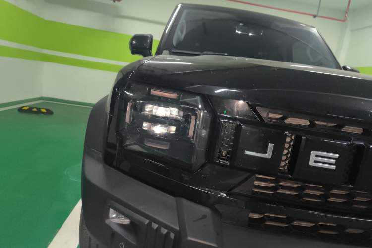 Used JETOUR Traveler 2025 1.5TD DCT Two-Wheel Drive Exploration+ Right Front Headlight